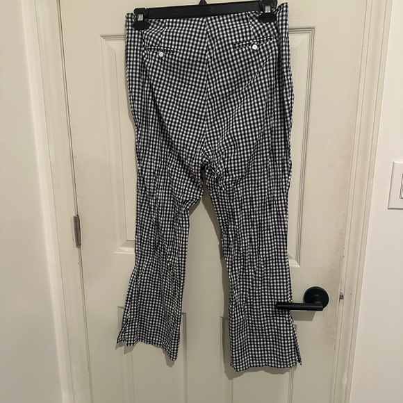 Frankie's Bikinis Parlour Poplin Capri in Seaside Gingham - Picture 3 of 5